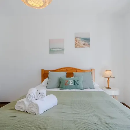Azenha House - Sea View With Bbq Santa Cruz (Oeste)