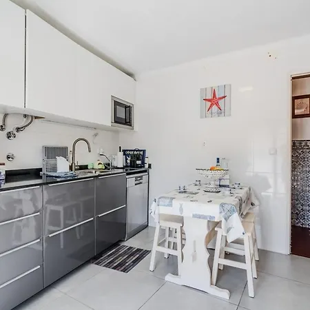 Apartment Azenha House - Sea View With Bbq Santa Cruz (Oeste)